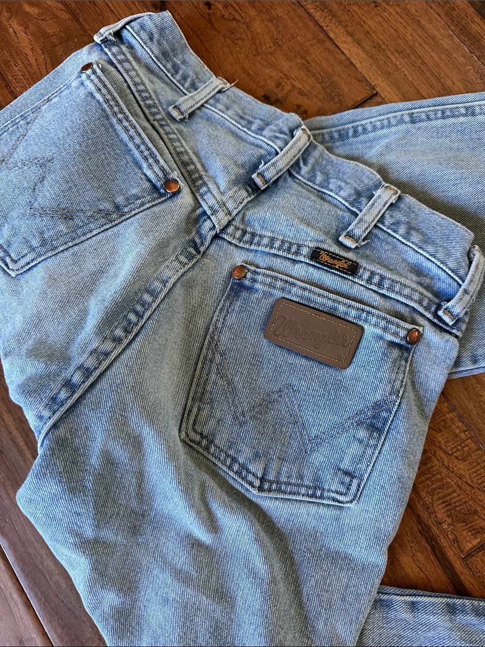 Wrangler Men’s Light Wash Relaxed Fit Jeans 29 x 34